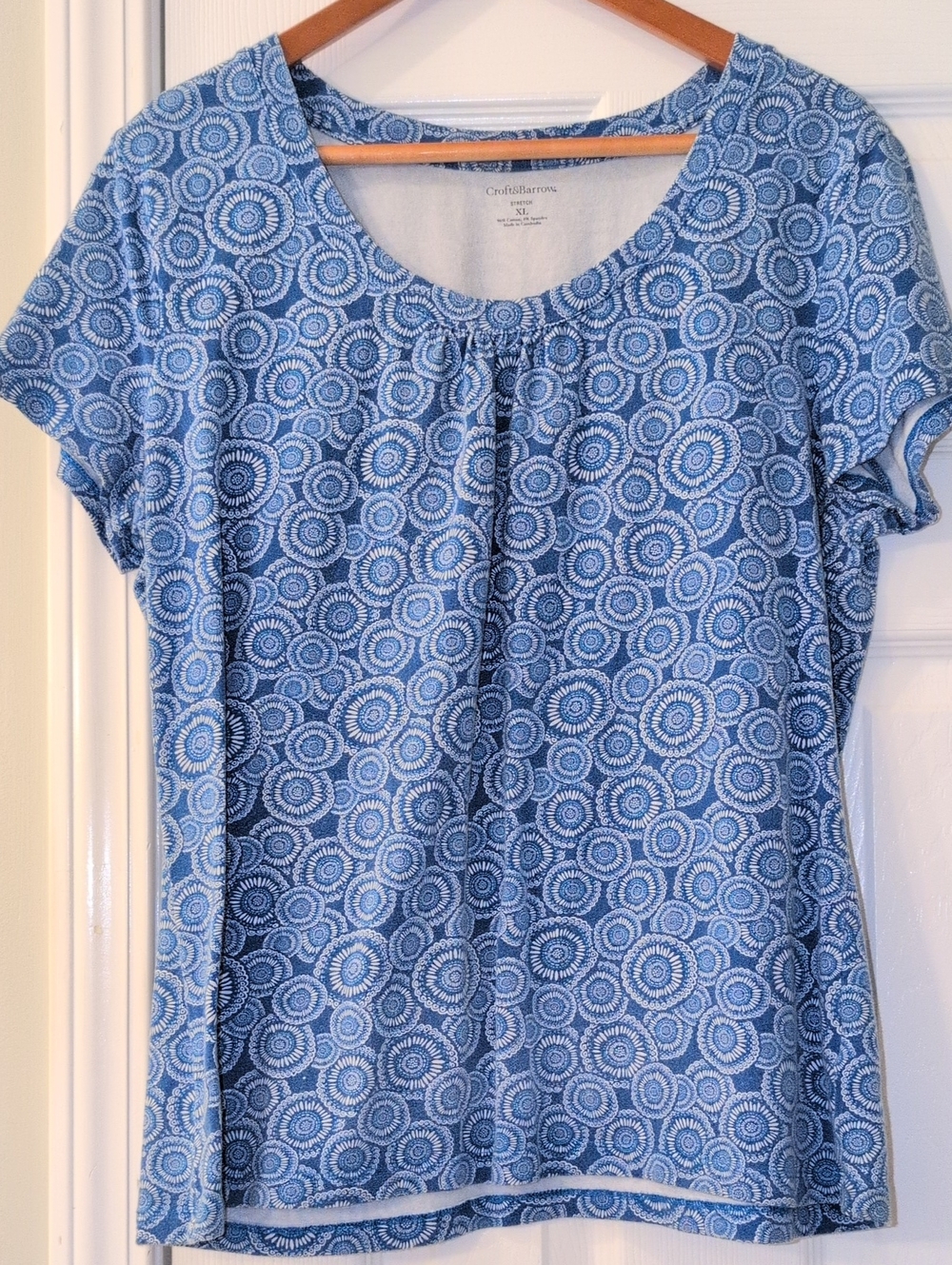 croft & barrow Blue Circular-Print Short Sleeve Top